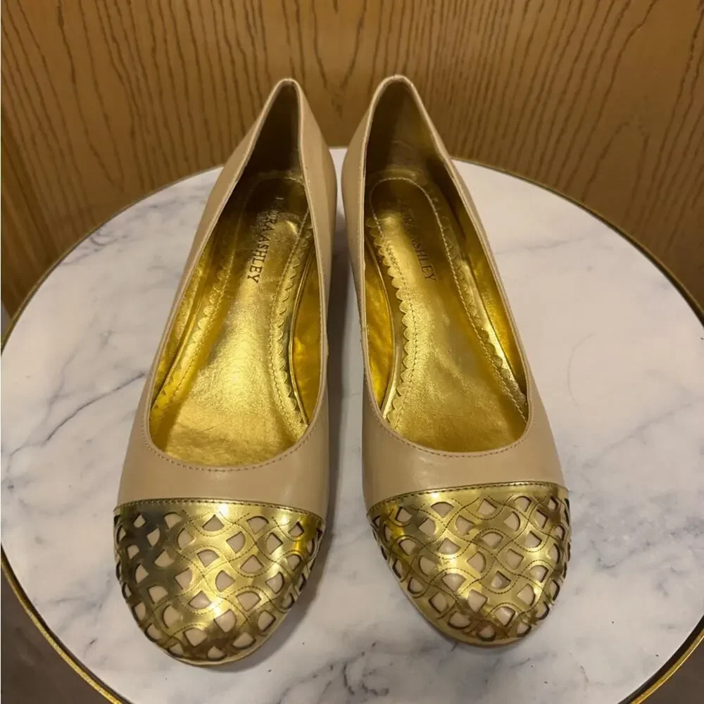 Laura Ashley Beige and Gold pumps NWOT